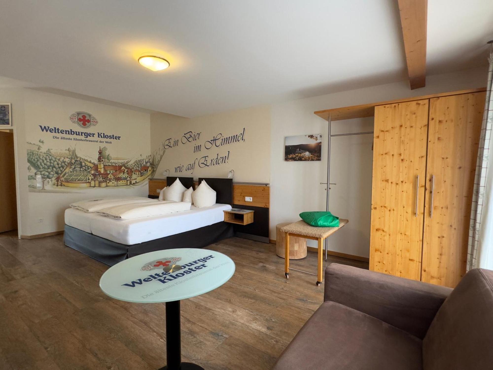 Bier Und Wohlfuehlhotel Gut Riedelsbach ノイライヒェナウ エクステリア 写真