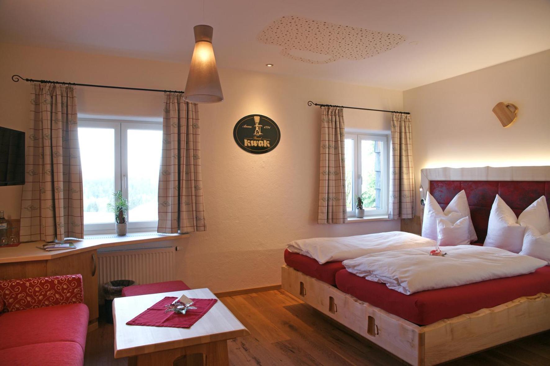 Bier Und Wohlfuehlhotel Gut Riedelsbach ノイライヒェナウ エクステリア 写真