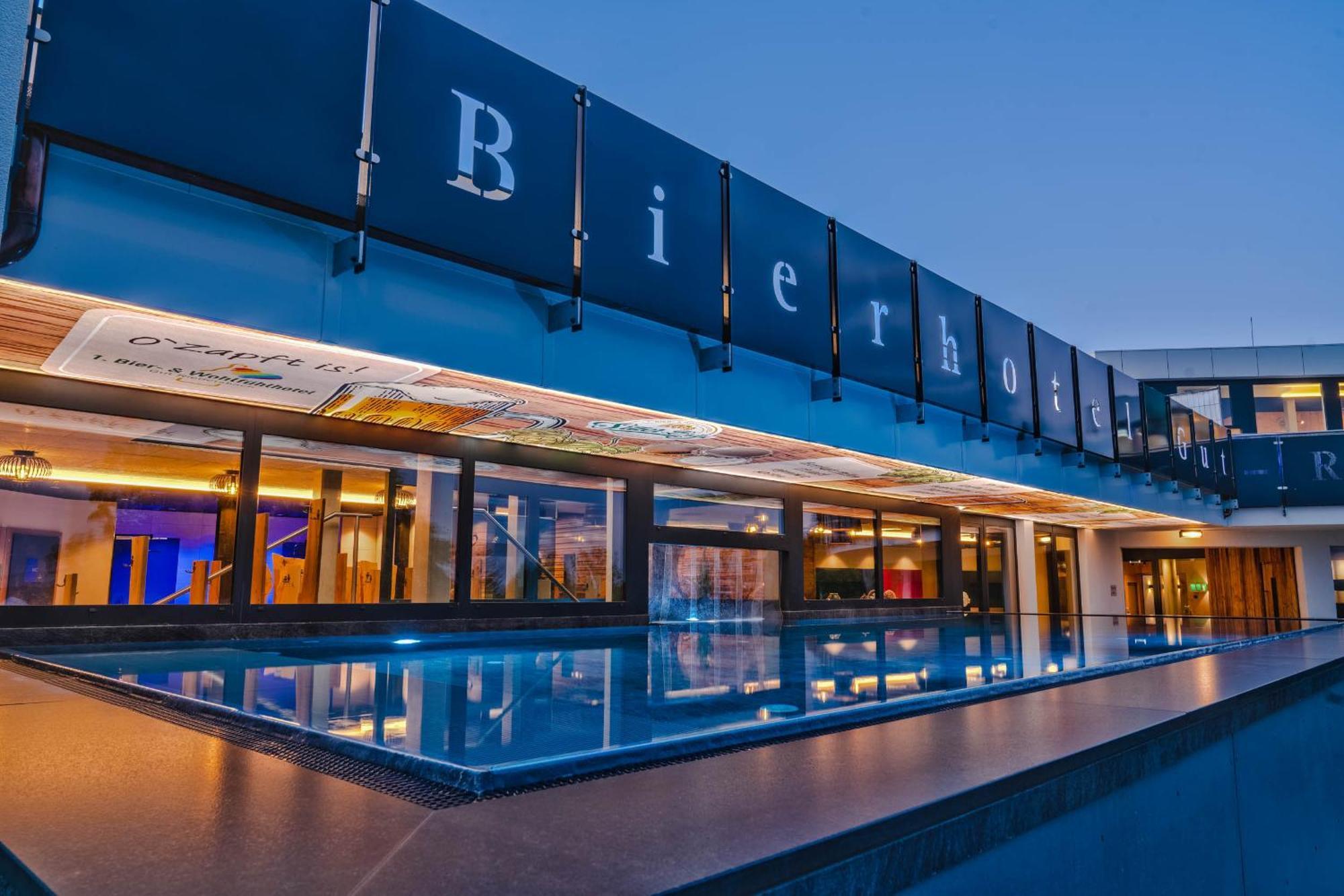 Bier Und Wohlfuehlhotel Gut Riedelsbach ノイライヒェナウ エクステリア 写真