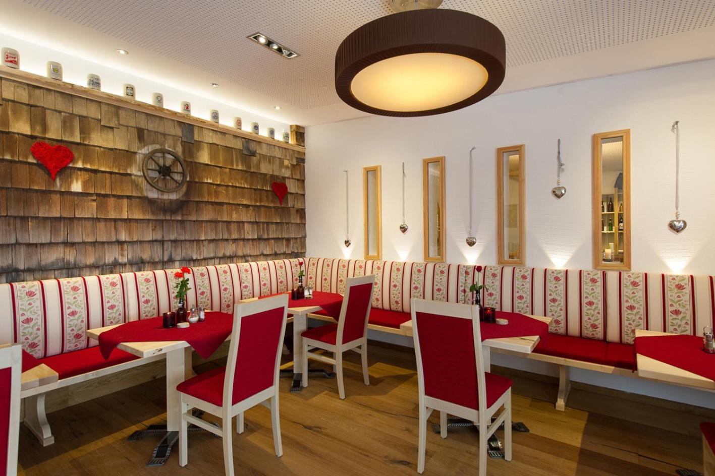 Bier Und Wohlfuehlhotel Gut Riedelsbach ノイライヒェナウ エクステリア 写真